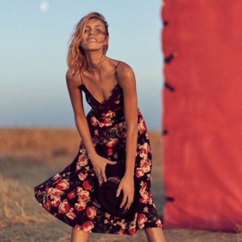 🆕  NWT ✨ Anthro Floral 💐 Foxidox w/Black Lace & Adjustable Straps - XS P